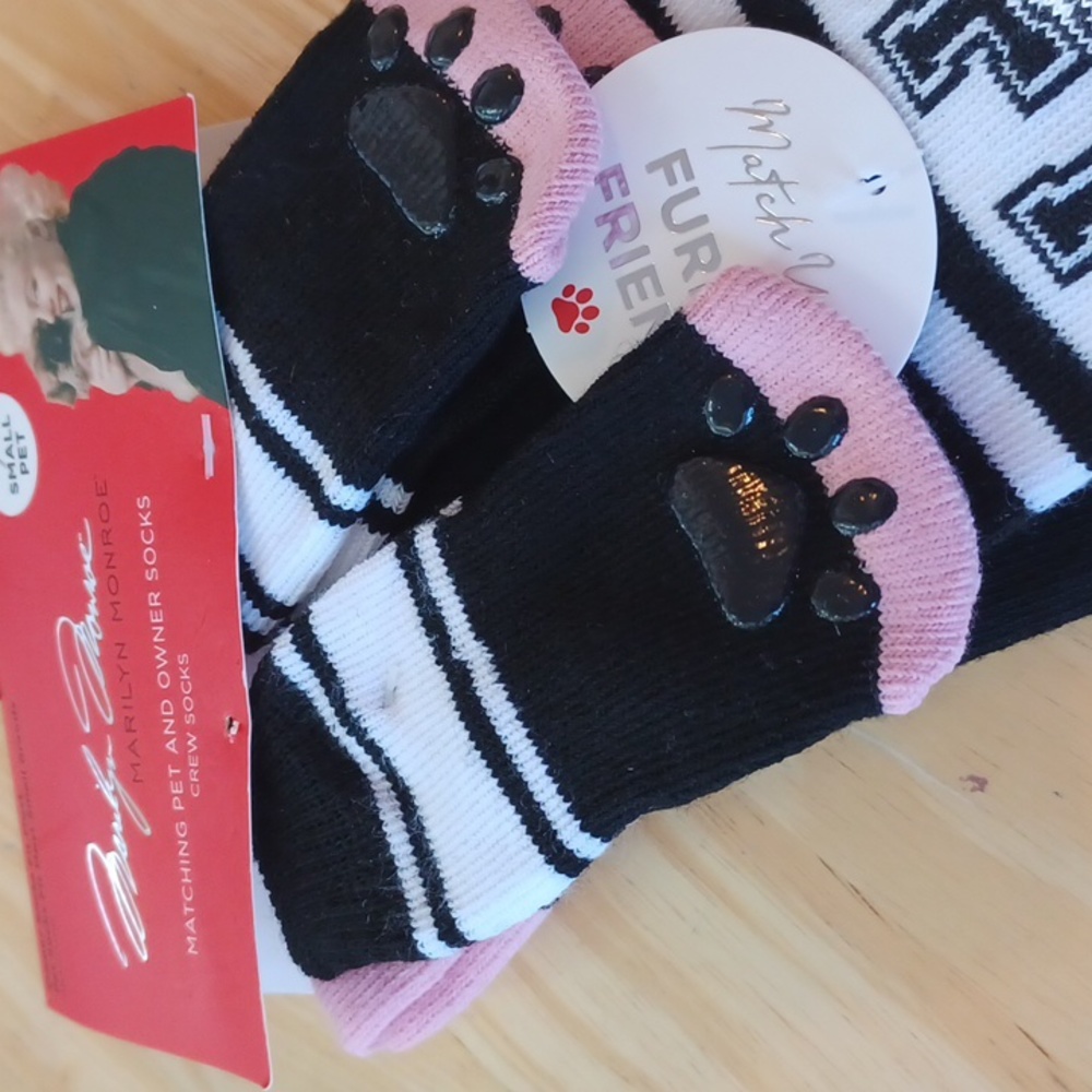 Pet Matching Socks - Picture 2 of 7